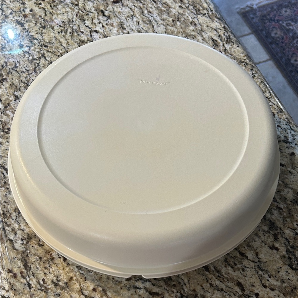 Tupperware Cream Food Storage Container - Picture 11 of 11